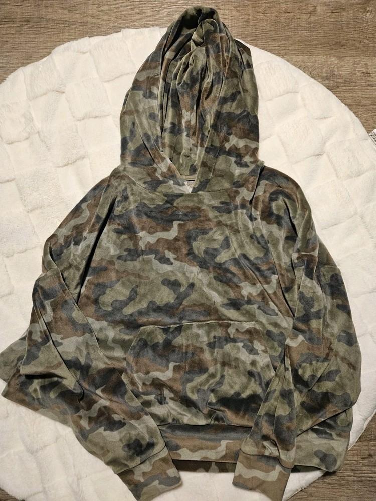 American Eagle Cropped Camo Hoodie