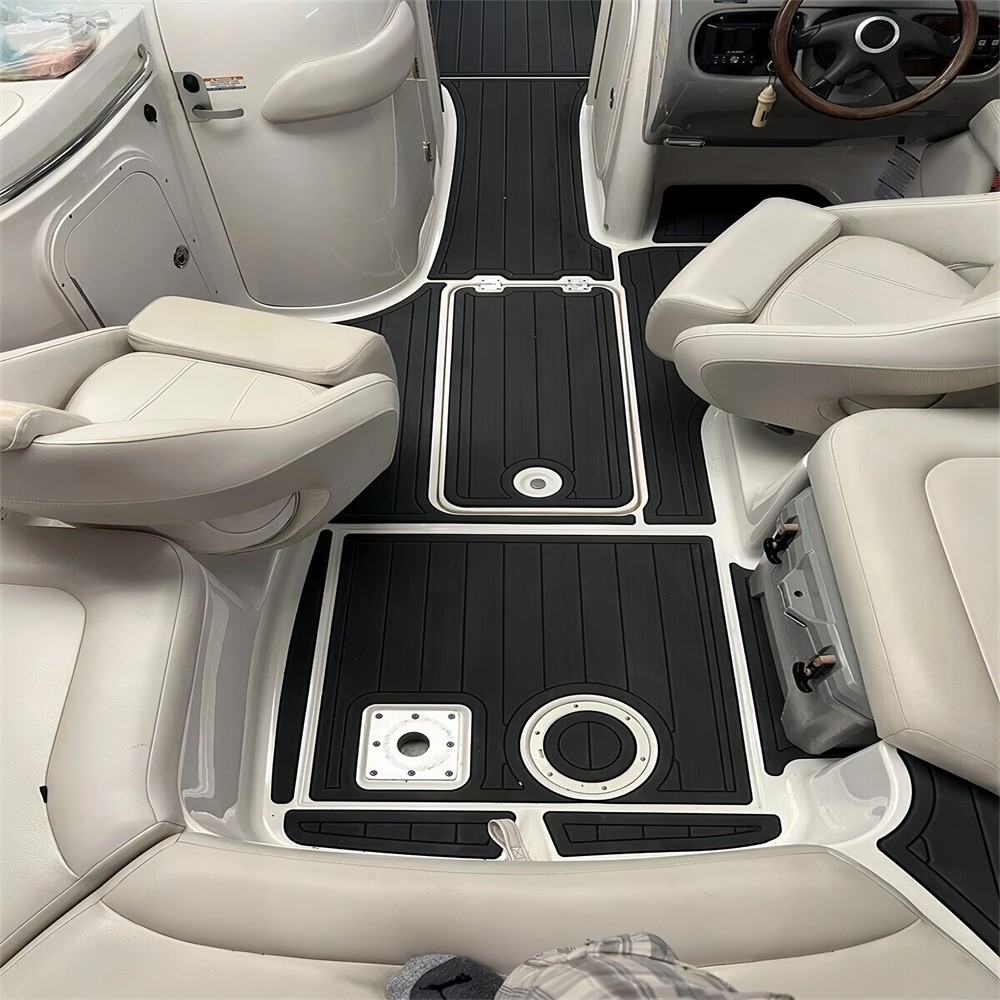 2004-2006 Chaparral 236 Sunesta Cockpit Swim platform 1/4