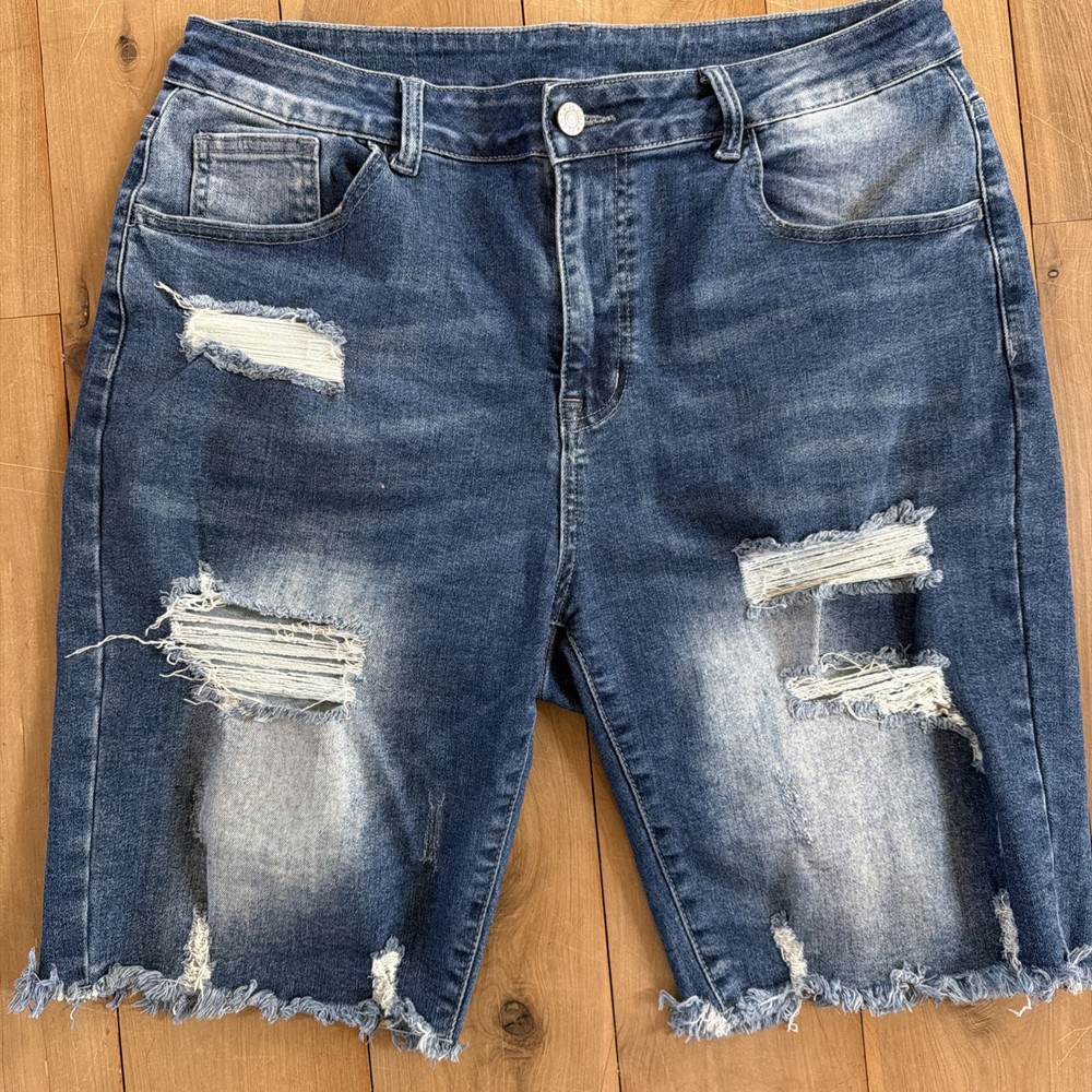 Women's The Bermuda Denim Blue Jean Shorts Size 14/31 Distressed