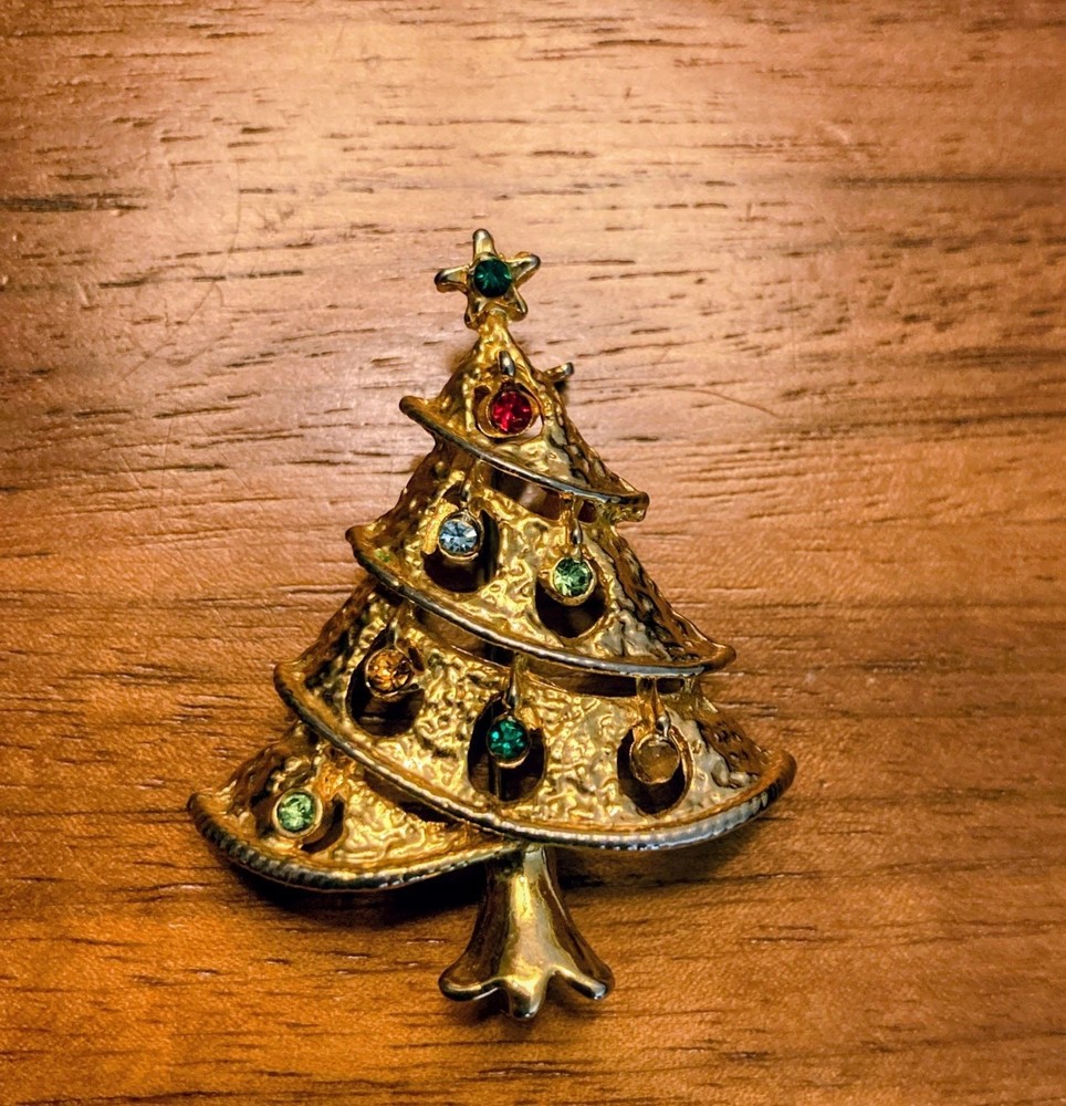 Vintage Christmas Tree Brooch Gold Tone Metal Multicolor Rhinestone Cluster