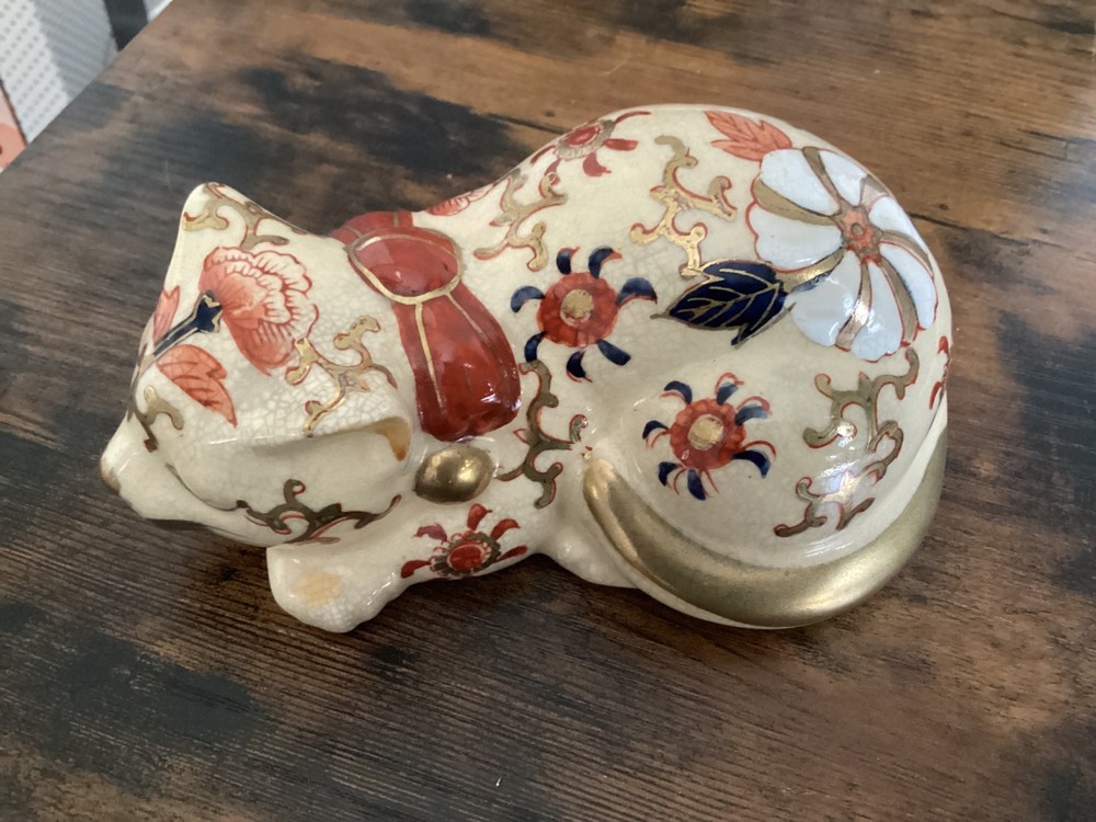 Vtg Japanese Hand Painted Imari Sleeping Cat Raised Enamel 6”L No Damage