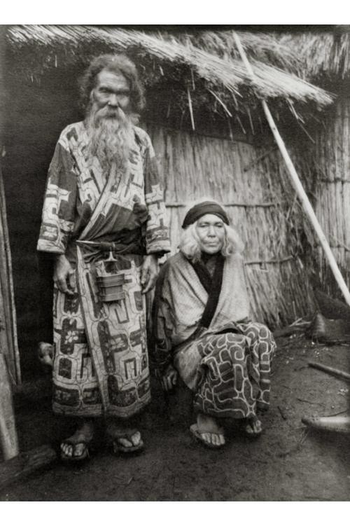 Ainu,Aynu,Aino,Emish,Ebisu,Ezo,Indigenious people of Japan,man and woman,1908