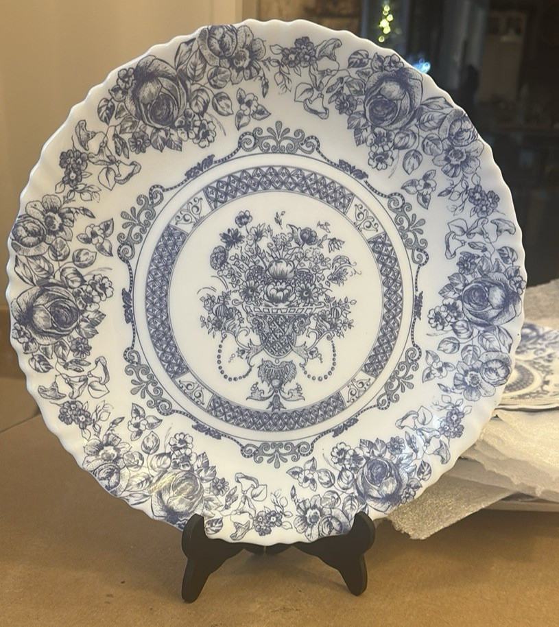 Honorine By Arcopal France Dinner Plates 10.75” Blue White Scallop 15 Available