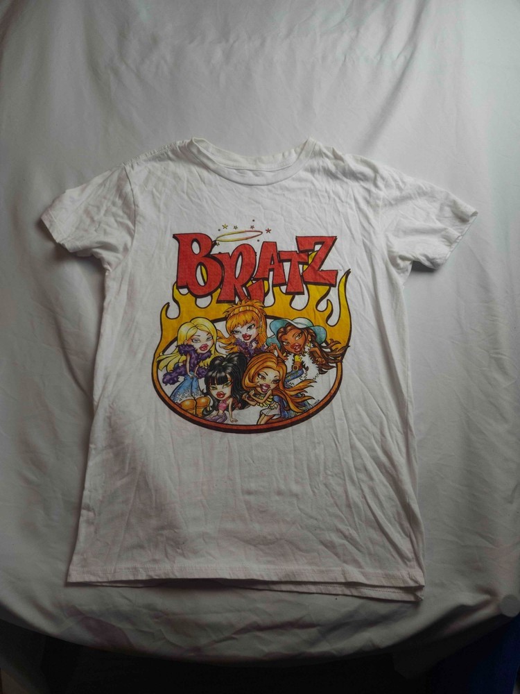 Bratz Flame Shirt Womens M White Nostalgic Streetwear Doll Cartoons Kidcore Y2K