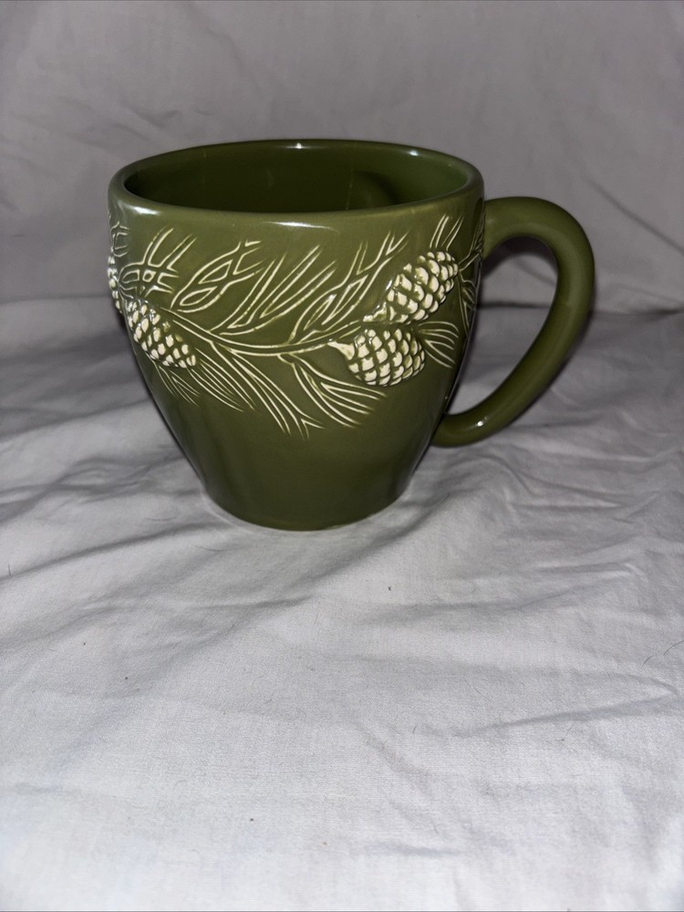 BATH & BODY WORKS Green 3D EMBOSSED PINE CONE Needle Branch 18oz Coffee Cup MUG