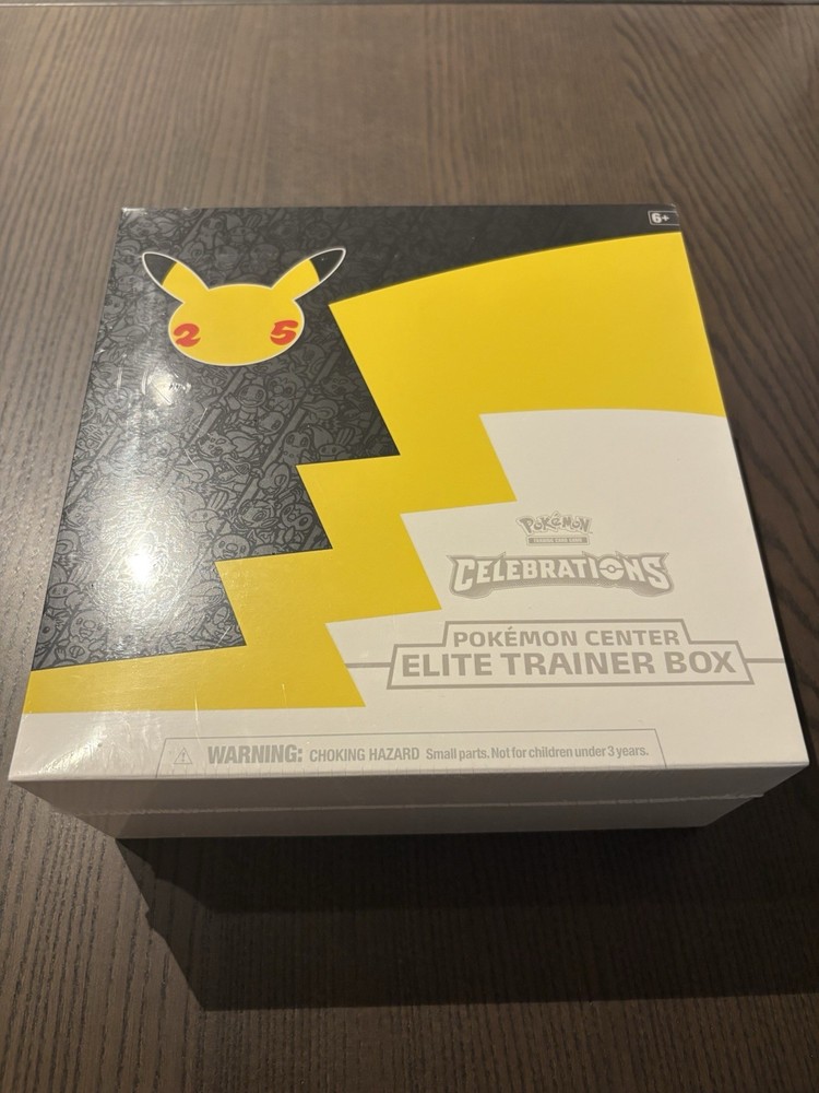 Celebrations Pokemon Center Elite Trainer Box Etb 25Th Anniversary Minty 💎