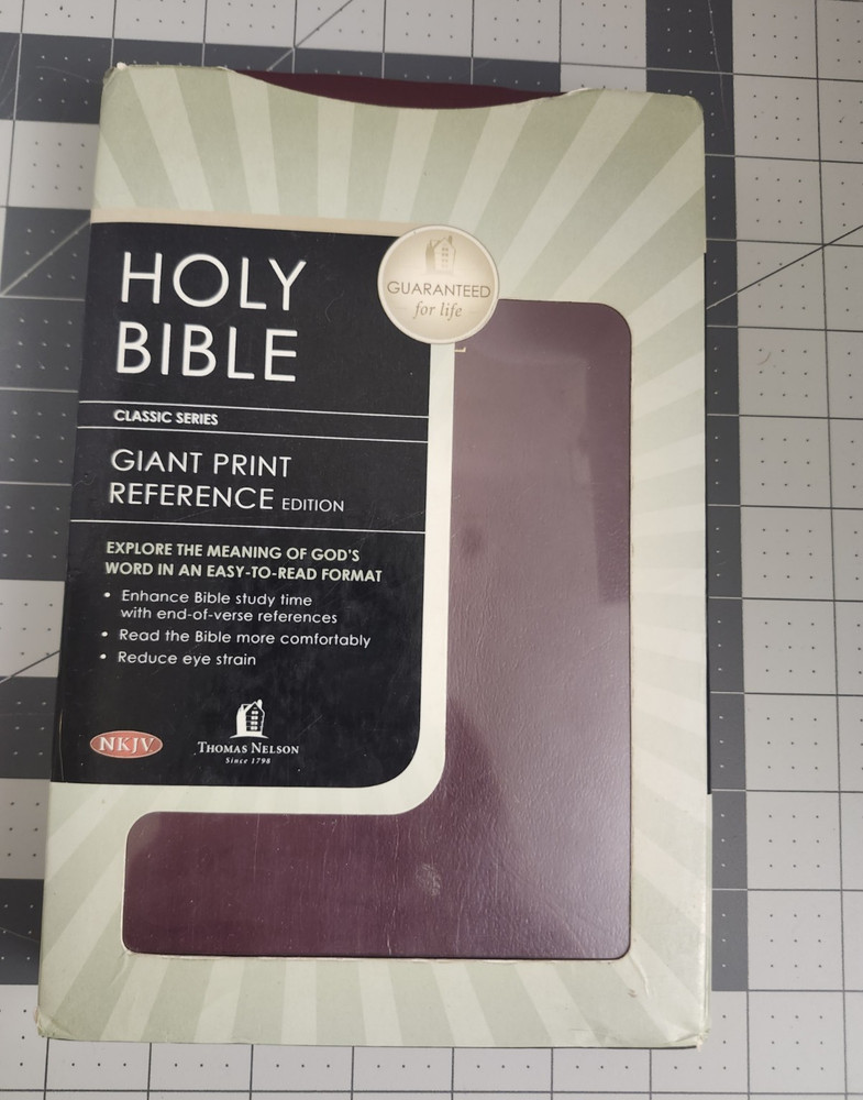 Holy Bible Giant Print Reference Edition by Thomas Nelson Publishing