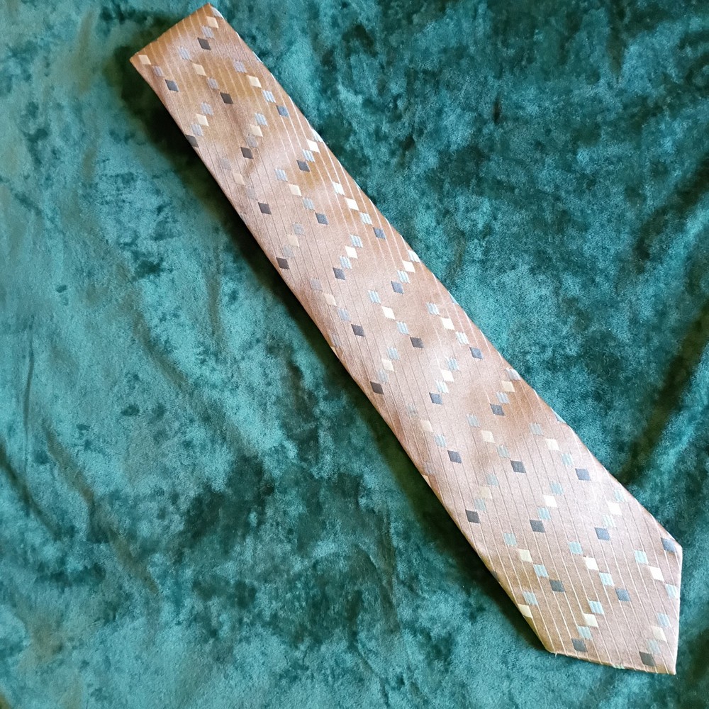Bugatti 100% Italian Silk Made in The USA Men's Neck Tie 60