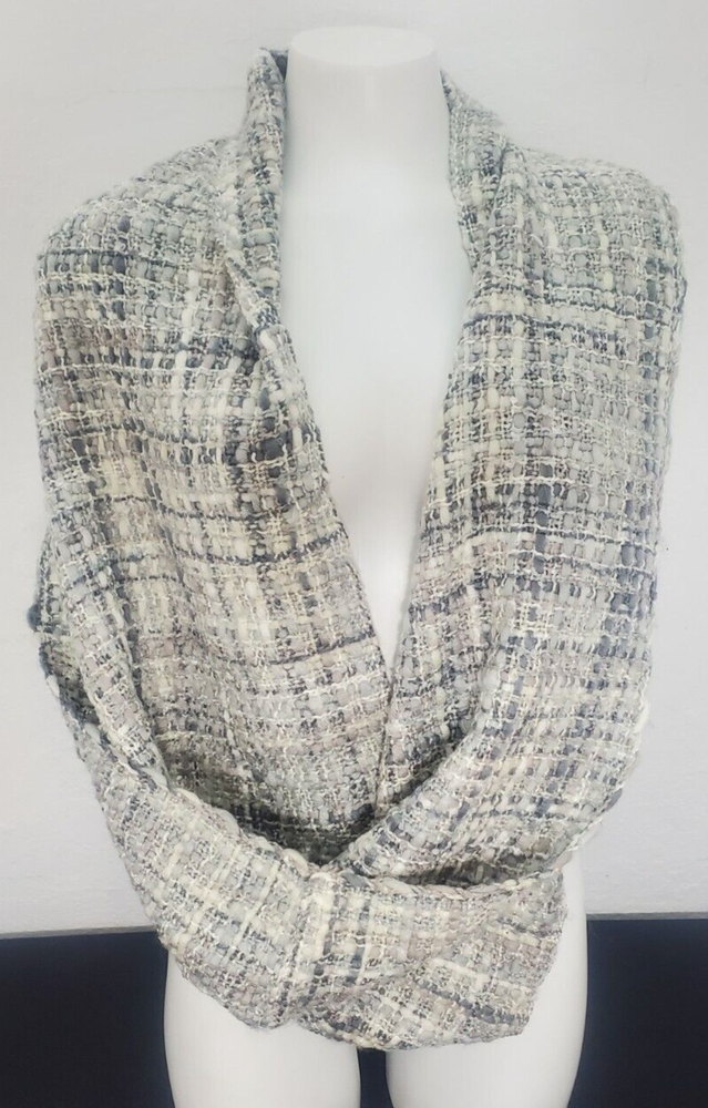 Tommy Hilfiger Gray White Knit Infinity Scarf with Metal Charm Tag