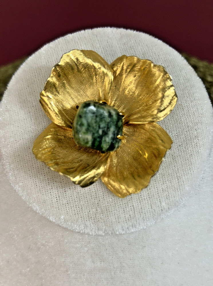 Textured Gold Tone Dogwood Flower Center Aventurine Green Agate Stone Brooch Pin