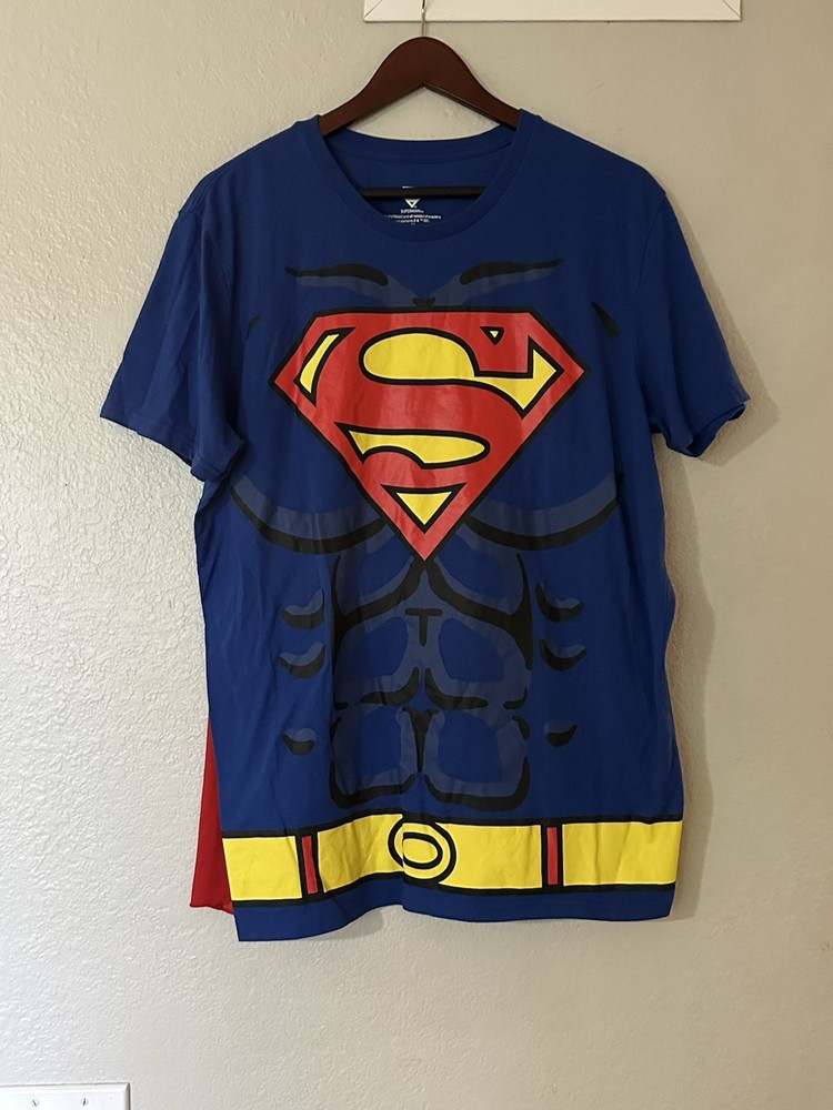 DC Comics Superman Men's Large Blue Short Sleeve T-Shirt w/Cape