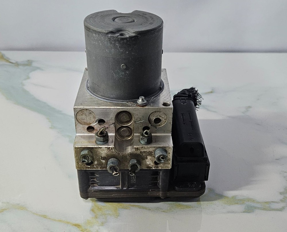 OEM BMW F02 F07 ABS Anti Lock Pump Brake Module 6797036, 6797038