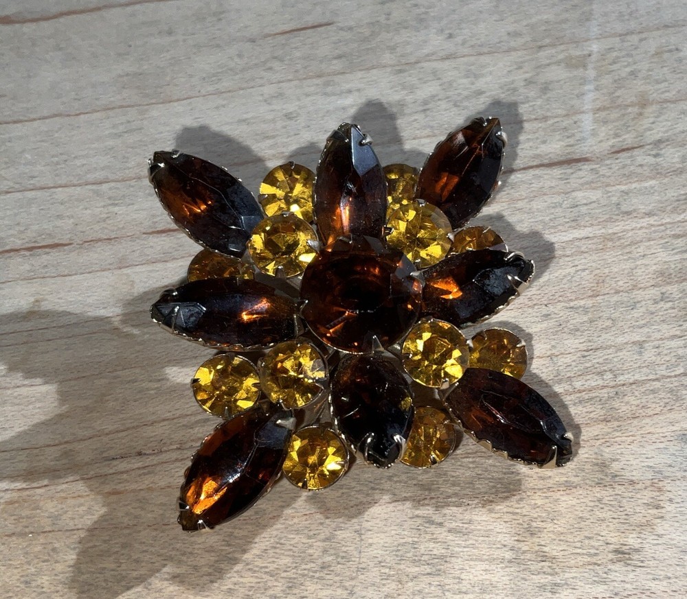 Vintage Topaz Amber Rhinestone Brooch Pin. Juliana Style