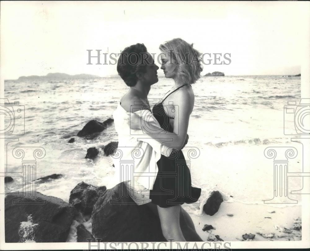1985 Press Photo Gregory Harrison and Cybill Shepherd in 