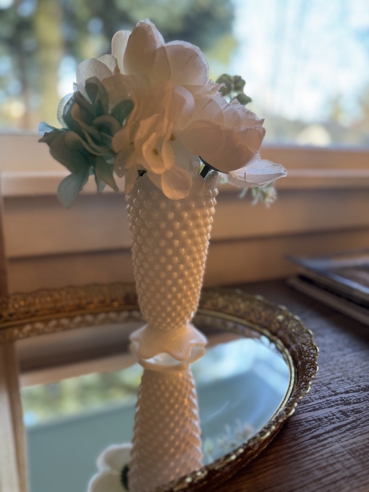 Vintage Hobnail Milk Glass Vase Star Footed Base Scalloped Rim White 6.5”