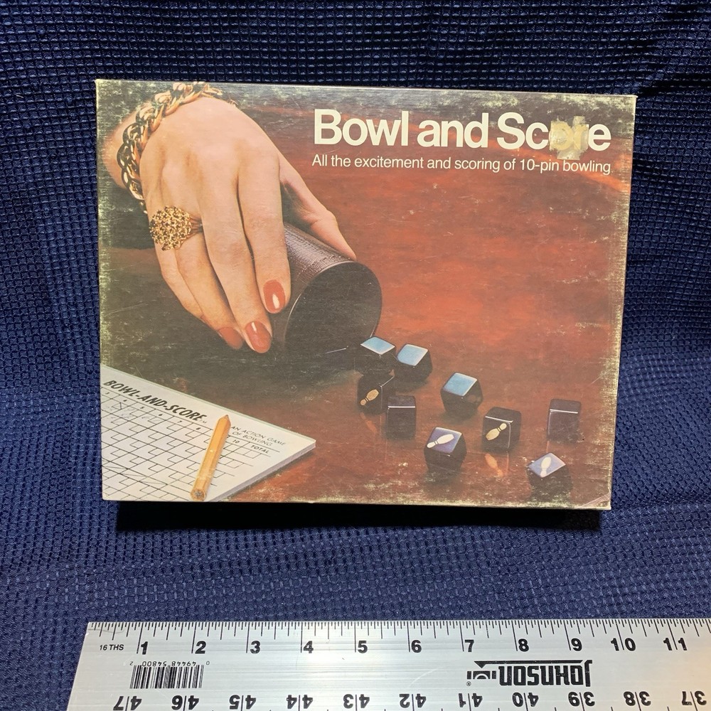 VINTAGE BOWL AND SCORE BOWLING GAME - LOWE  - 1974 - Board Game Family Night