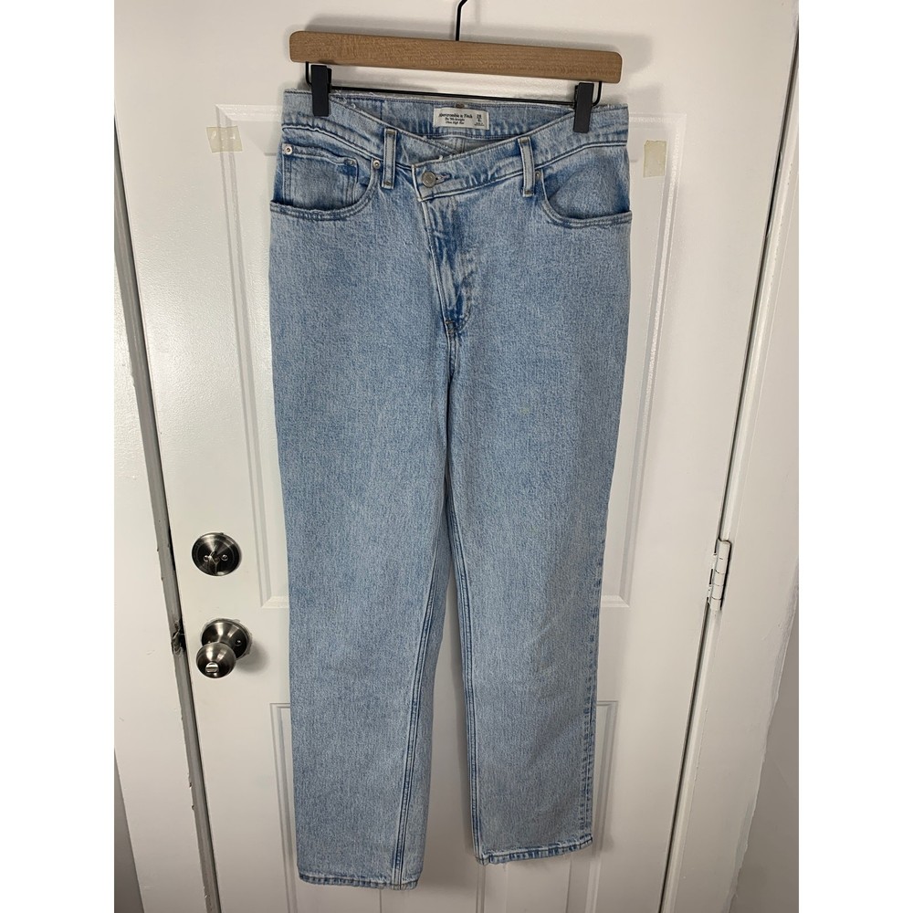 Abercrombie & Fitch 90s Ultra High Rise Straight Jeans in Size 28/6R