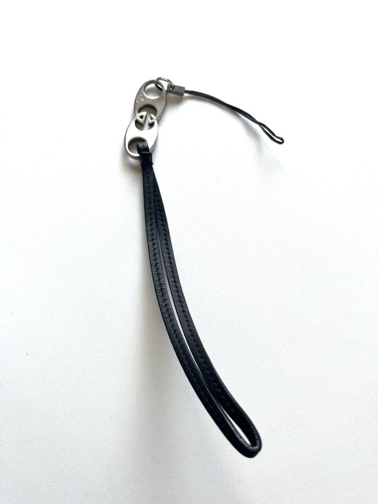 GUCCI GG Logo Leather Strap Keychain Black