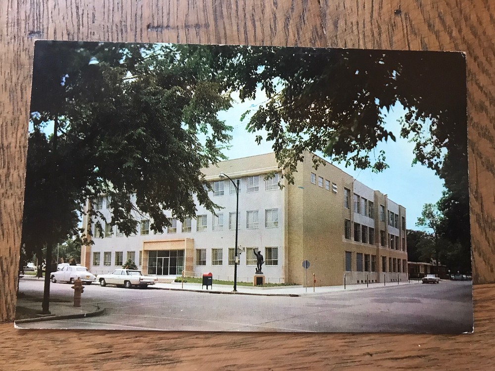 Cerro Gordo County Court House Mason City Iowa Postcard