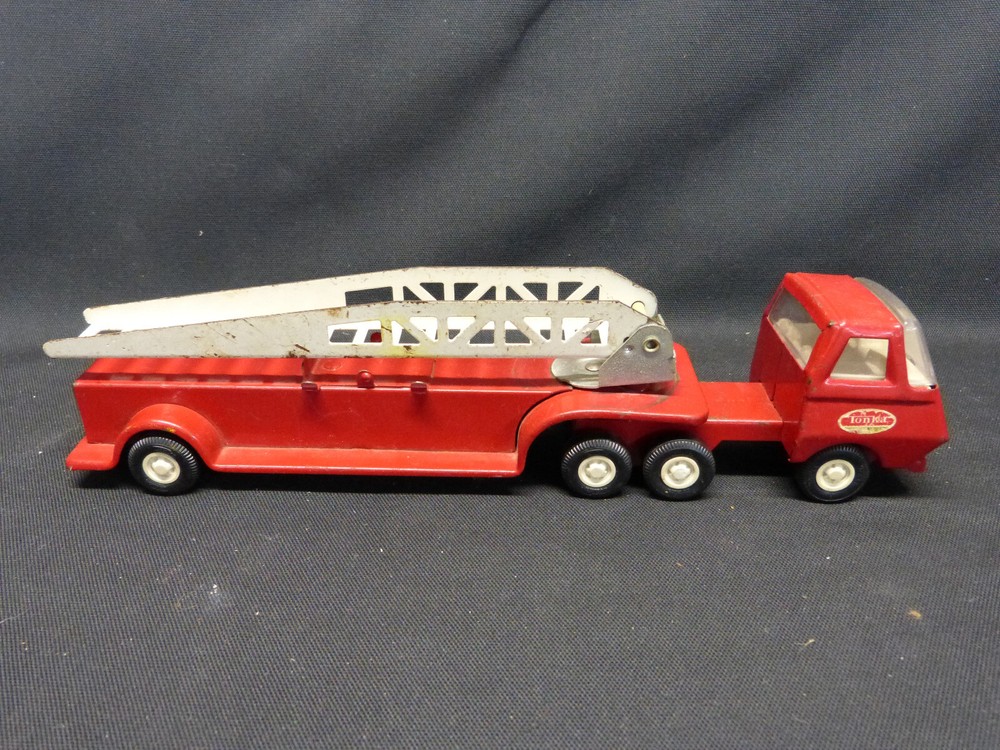 Vintage 1970s Tonka Aerial Ladder Fire Truck–Pressed Steel