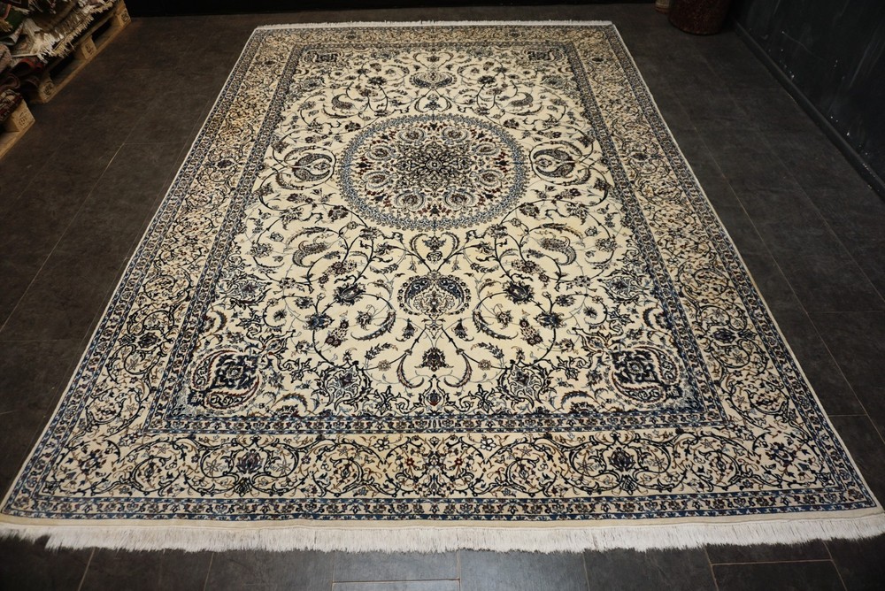Exclusive Nain habibian carpet 340x245cm, hand knotted, carpet signed