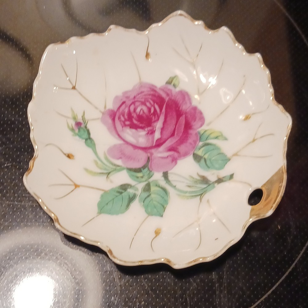 Nasco Porcelain Decorative Plate Floral Rose Scalloped Gold Trim Japan