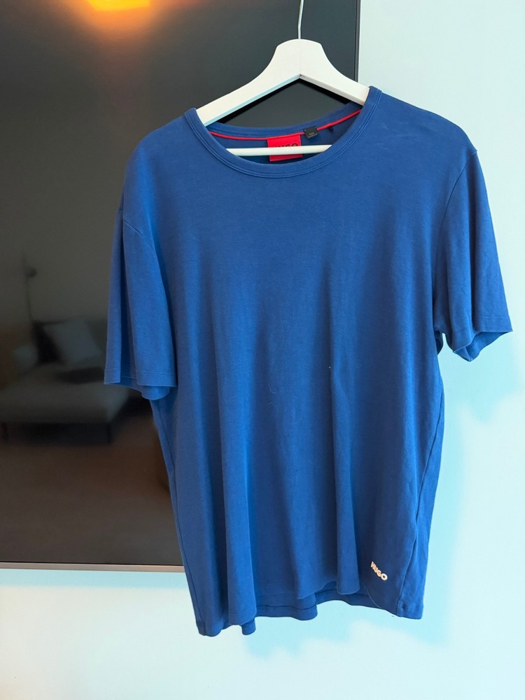 Hugo Boss Men's T-Shirt Small Size