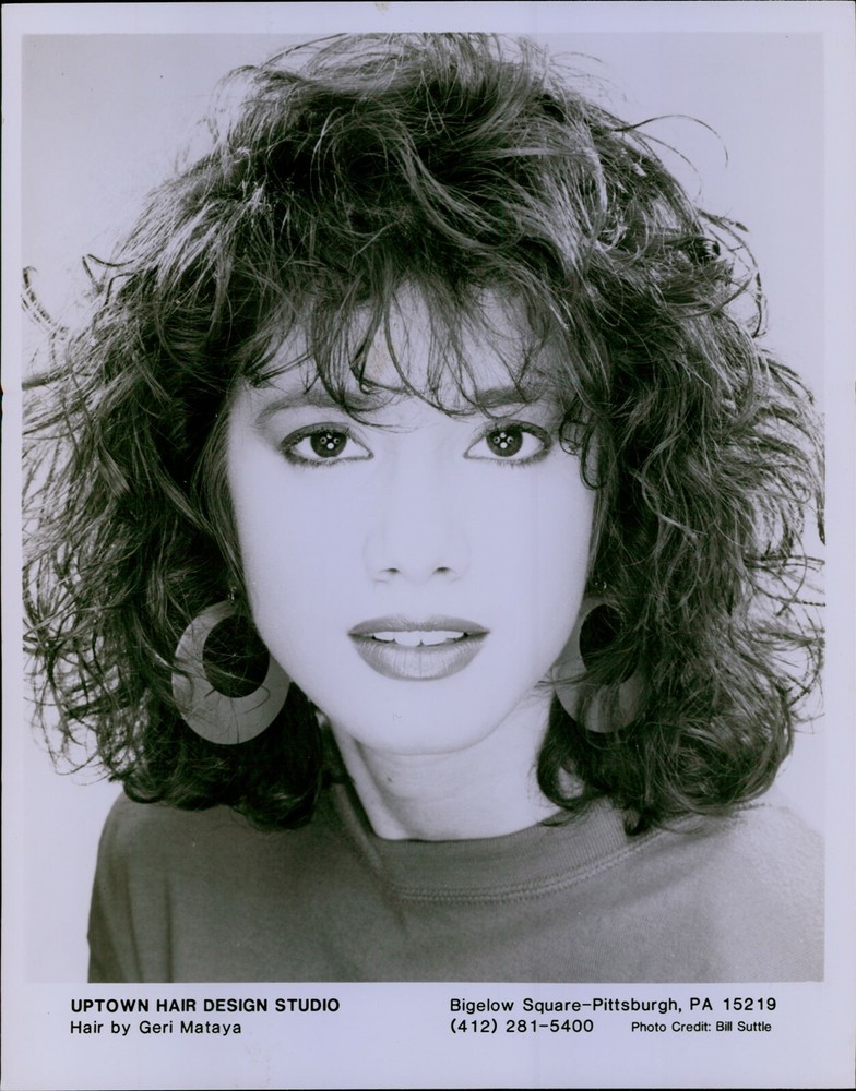 GA46 Original Bill Suttle Photo UPTOWN HAIR DESIGN STUDIO Sexy Model Brunette