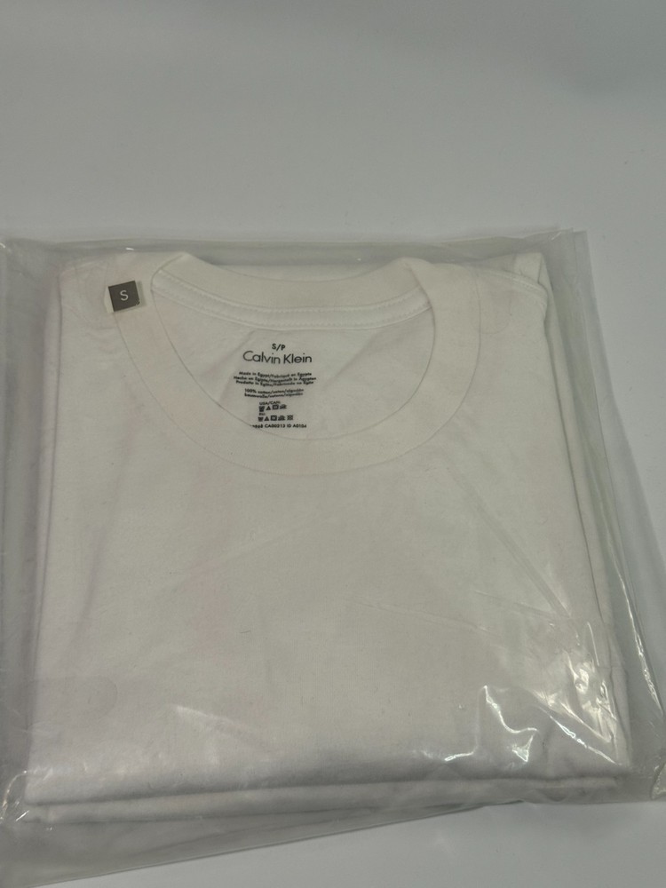 Calvin Klein 2 Pack Crew Neck T Shirts White  Small Classic Fit 100% Cotton NWT