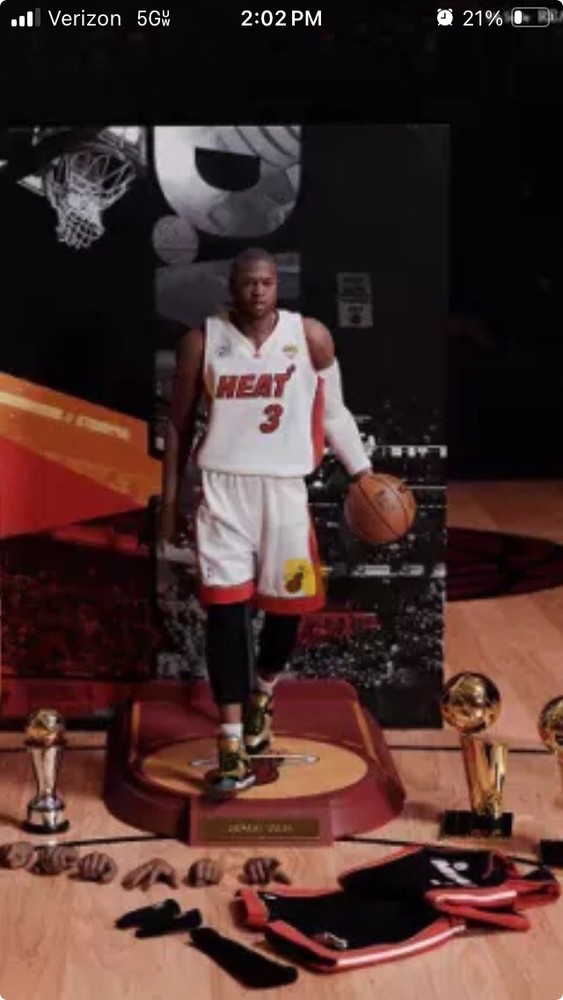 ENTERBAY NBA  1/6th - Dwyane Wade “ Hall Of Fame “ Miami Heat (Limited Edition)