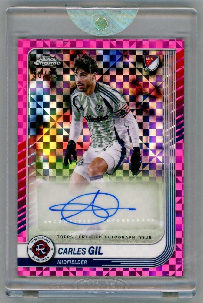 2025 Topps Chrome MLS Mania Carles Gil Pink Xfractor Auto /99 New England