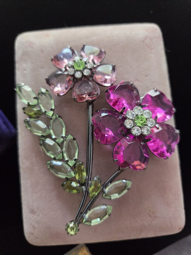 Large Vintage Acrylic and Rhinestone Floral Heart Brooch Pin Japaned Tone