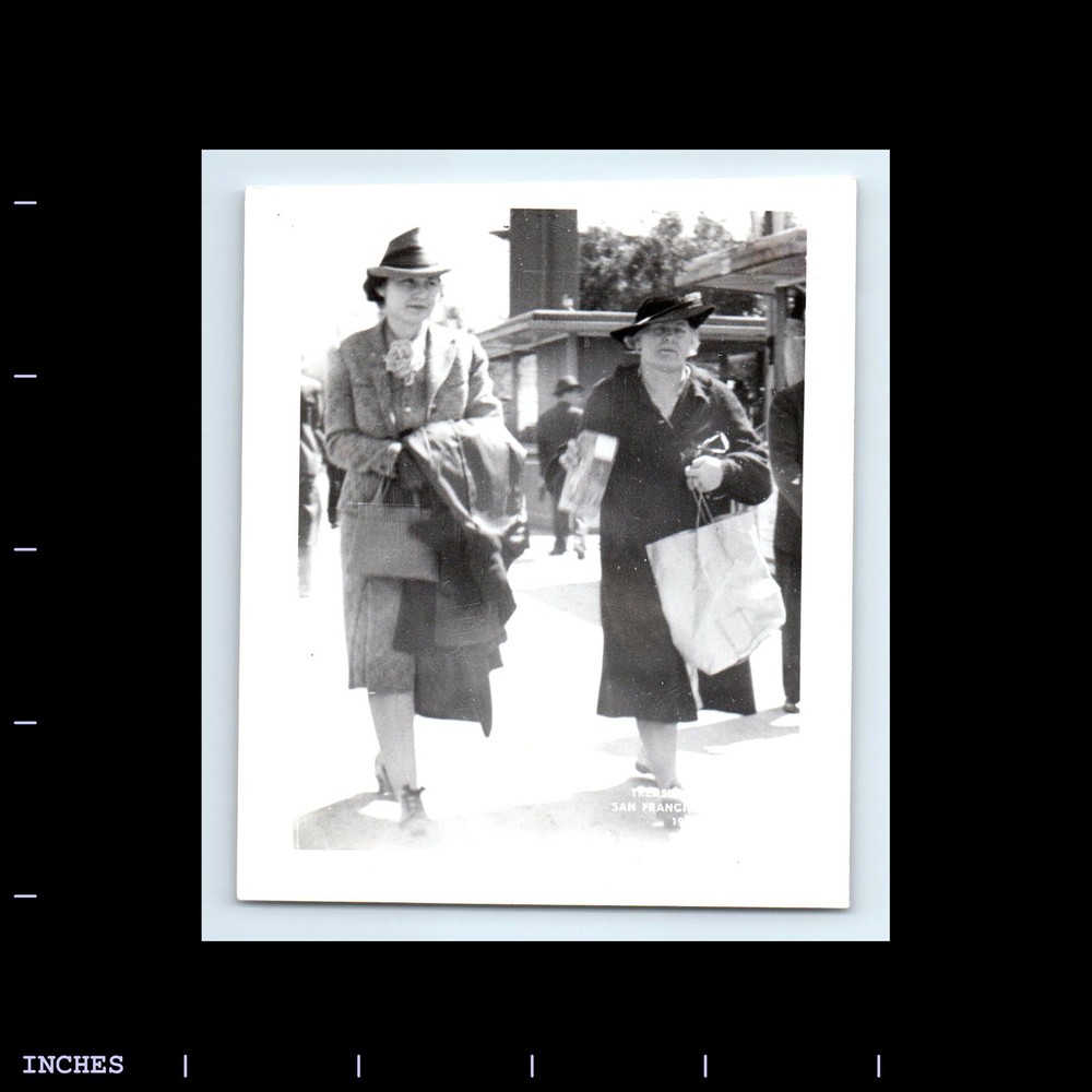 Old Vintage Photo STREET SCENE WOMEN TREASURE ISLAND SAN FRANCISCO