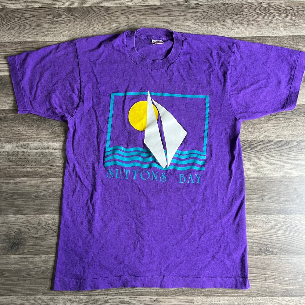 VTG Suttons Bay T Shirt Mens Large Vacation Tee Michigan Lake Sailboat 1990s USA