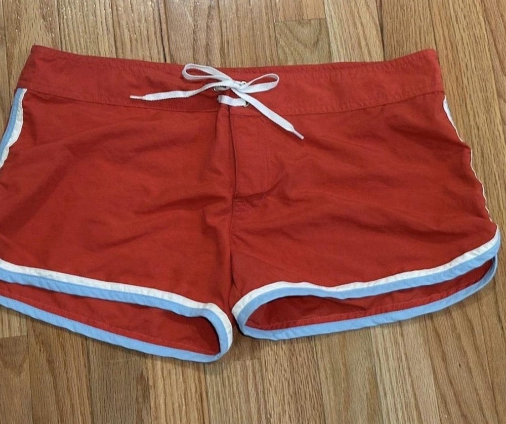 Red, white, and blue low rise vintage 2000s Hollister swim shorts (size 11)