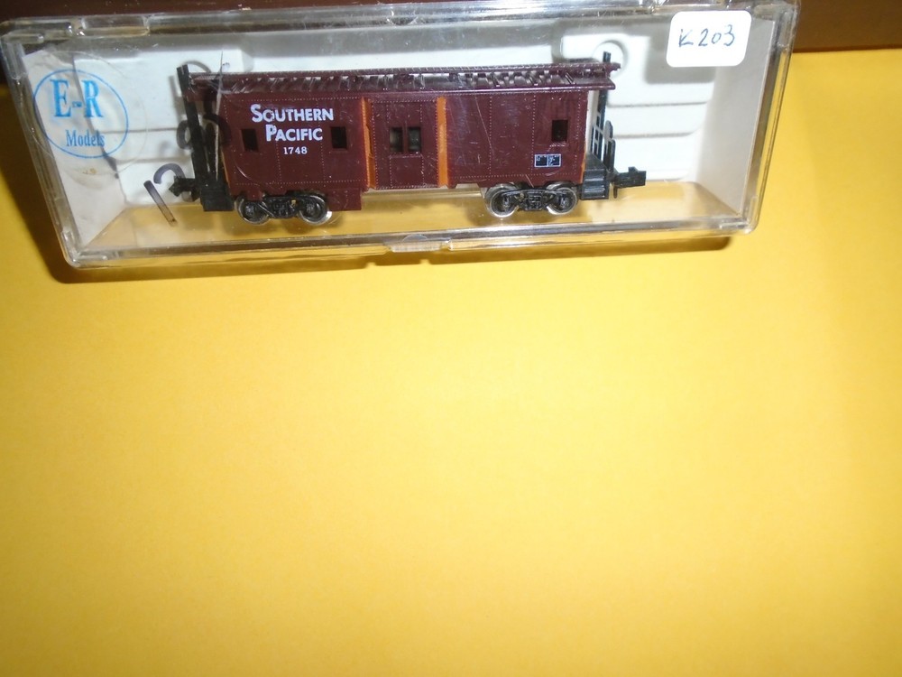 E-R Models #70104 Bay Window Caboose - Southern Pacific #1748 N