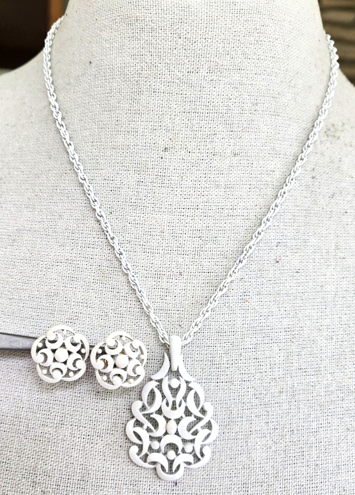Vintage Trifari White Enamel Crescent Pendant Chain Necklace & Clip Earrings Set