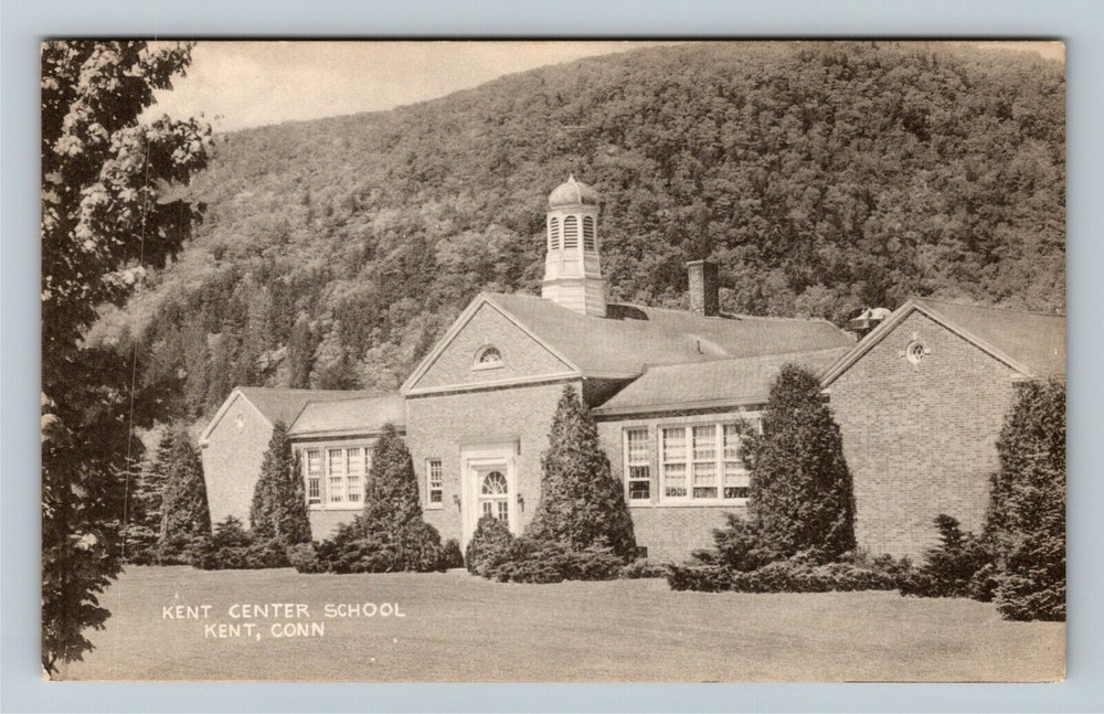 Kent CT-Connecticut, Kent Center School Vintage Souvenir Postcard