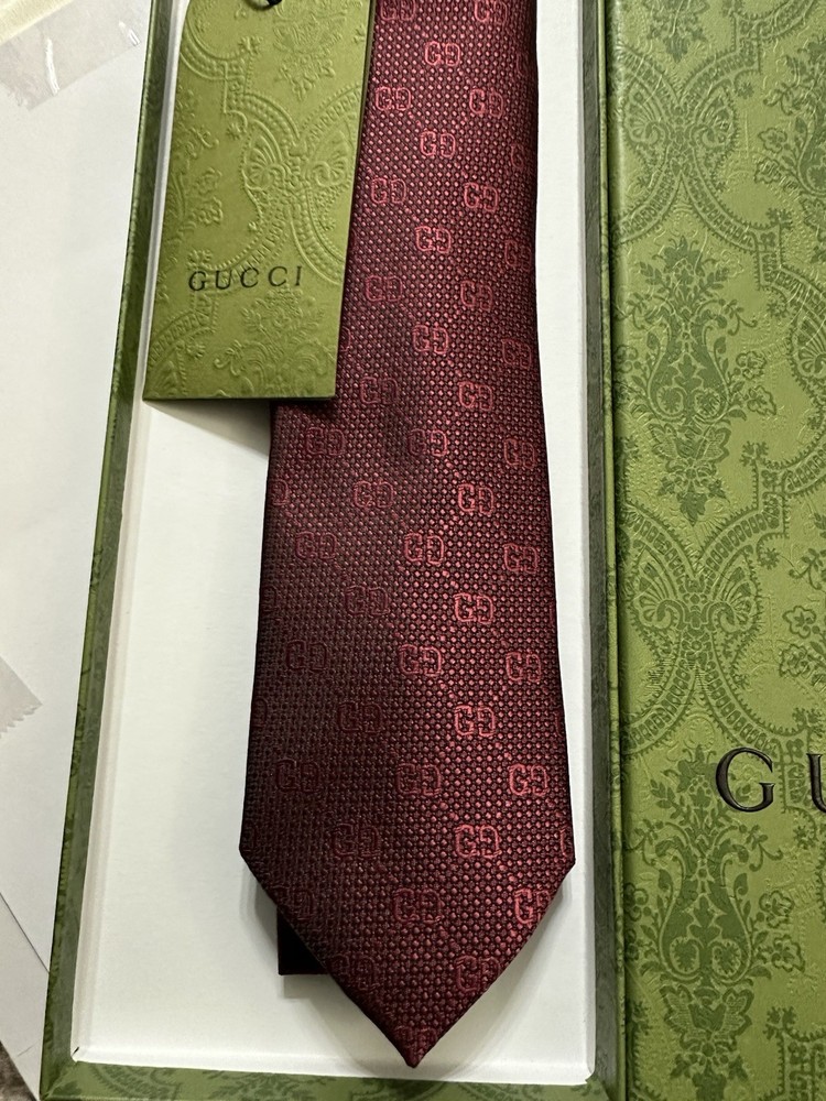 Gucci Men's Burgundy GG Logo Pattern Designer Tie Logo Accents