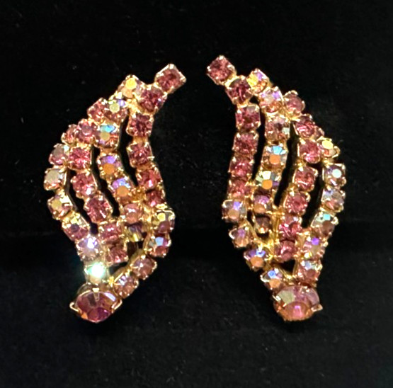 Signed KRAMER Vtg Pink Aurora Borealis Gold Tone Clip-on Earrings Jewelry Lot H