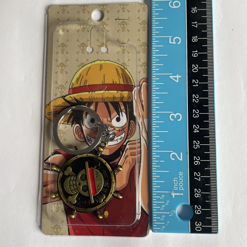 New Anime Luffy Keychain One Piece Pirate Skull Key Chain Rotatable Keyring