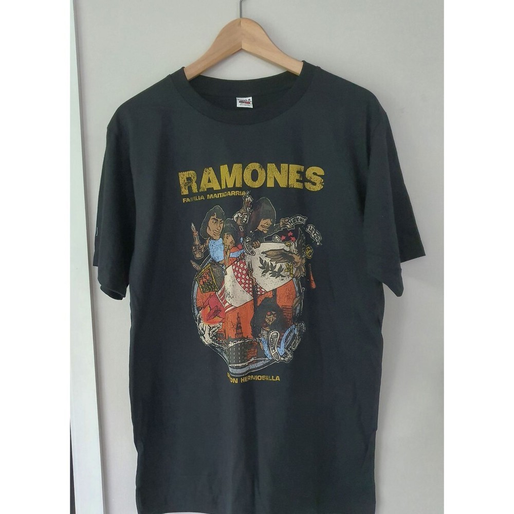 Ramones Band T-shirt, vintage retro t-shirt, gift for fan TE1365