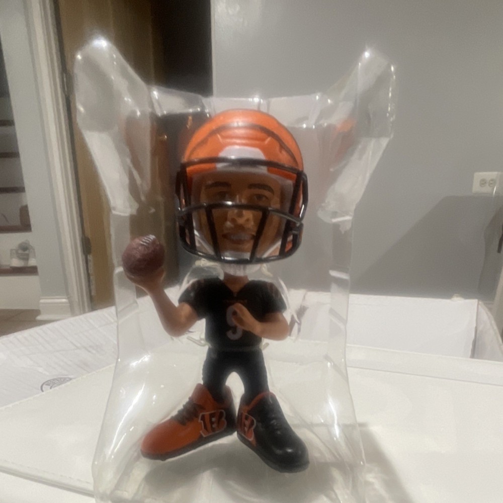 Cincinnati Bengals Joe Burrow #9 NFL Football Collectible Bobblehead Figure