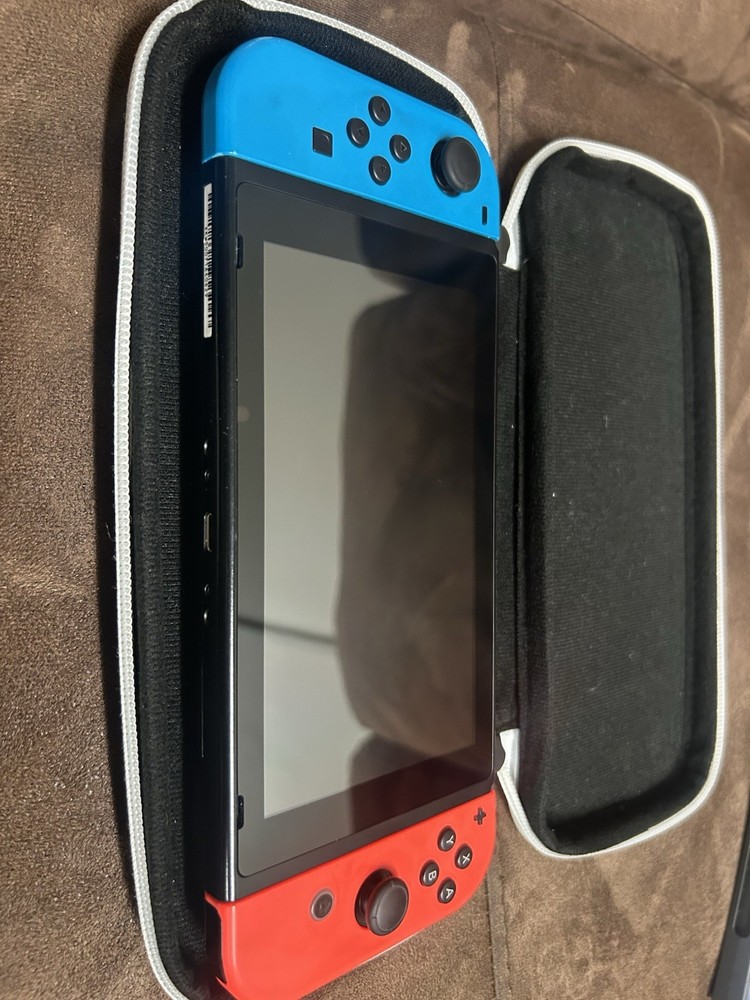 Nintendo Switch Console 32GB Neon Red/Blue Joy-Con w/ Carrying Case
