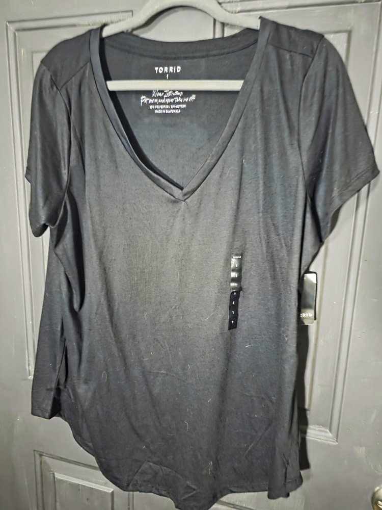 Torrid Black V-Neck Short Sleeve Solid Classic Fit Knit T-Shirt Womens Size 1