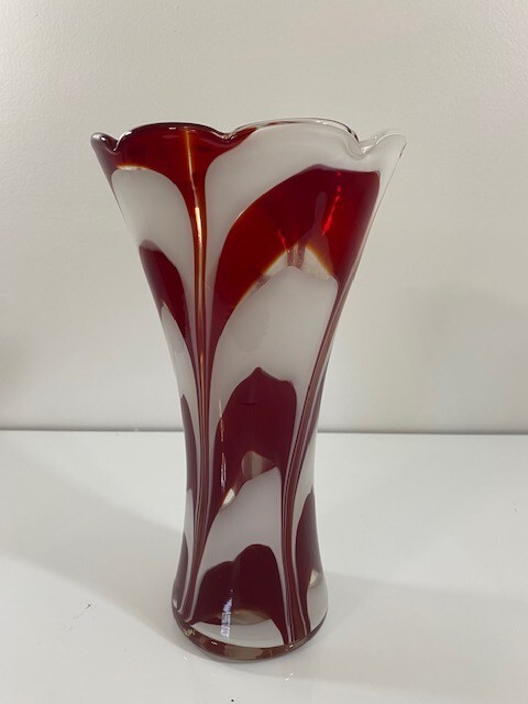 Original Vintage Teleflora Art Glass Red and White Swirled Vase 10