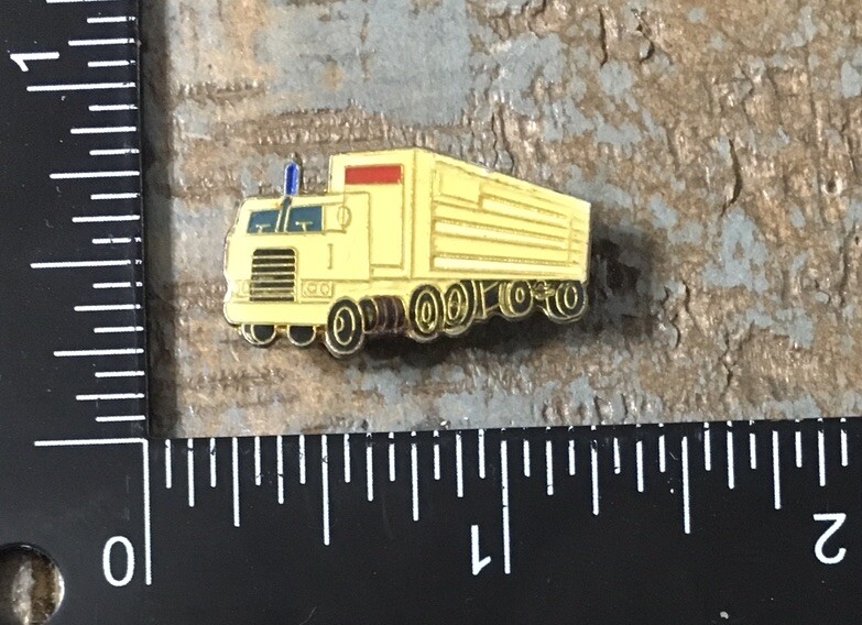 Vintage SEMI TRUCK Big Rig Trucker Transportation Enamel Lapel Hat Pin Badge