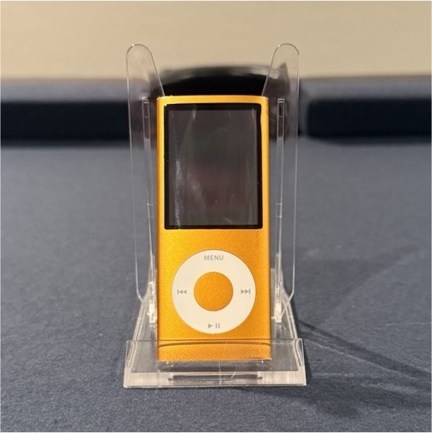 Apple iPod nano 4th Generation 8GB Orange A1285 (Read)