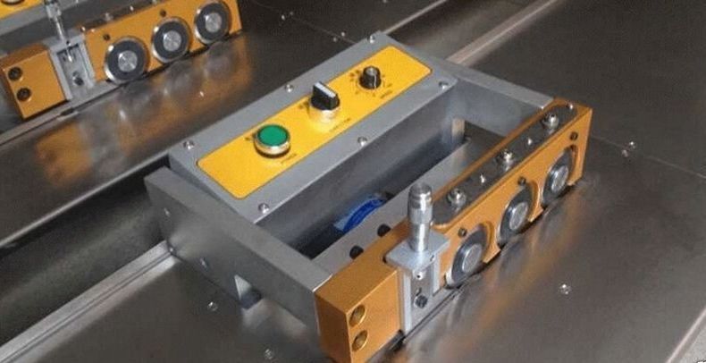 V Cut Groove PCB Cutting Machine Multi-blades Sub Board Machine With a Platform