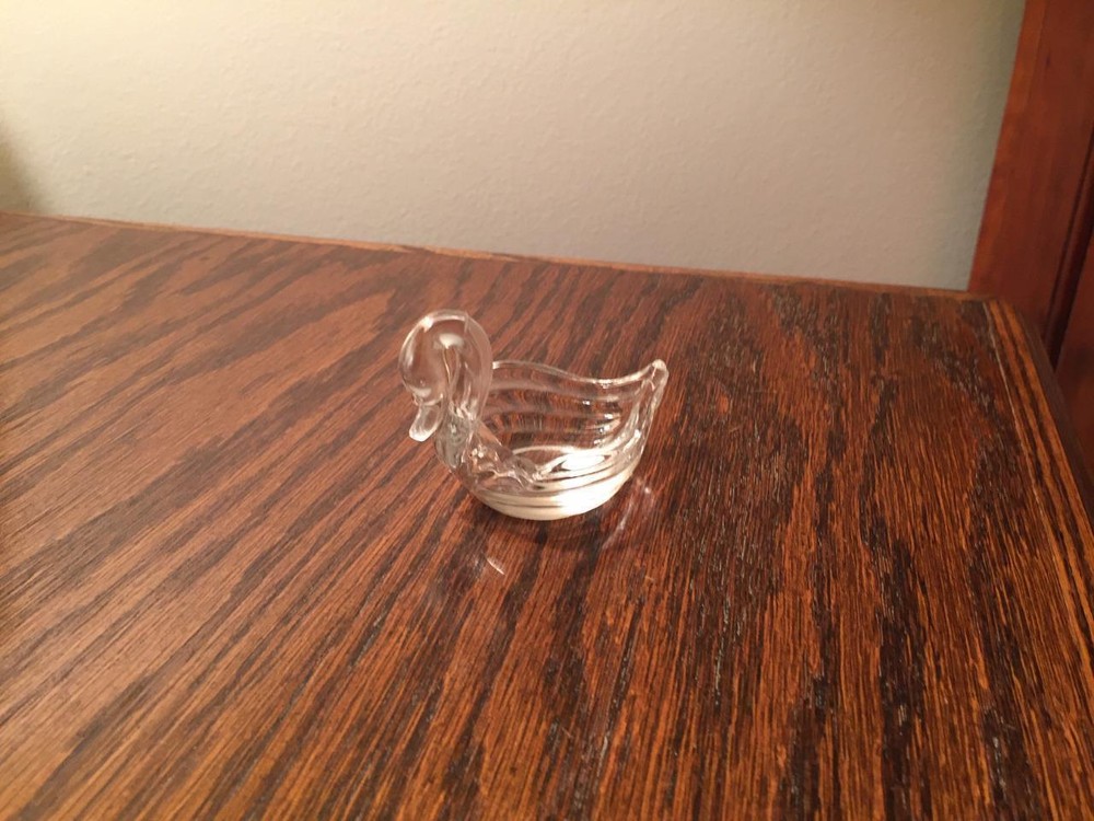 Heisey #1503 Crystolite Swan Salt Cellar in Size 5